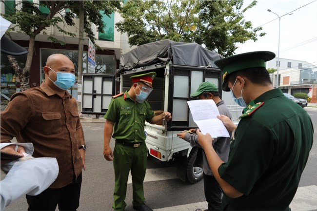 Đà Nẵng: Nhiều bất cập trong việc cấp giấy thông hành (5/8/2021)